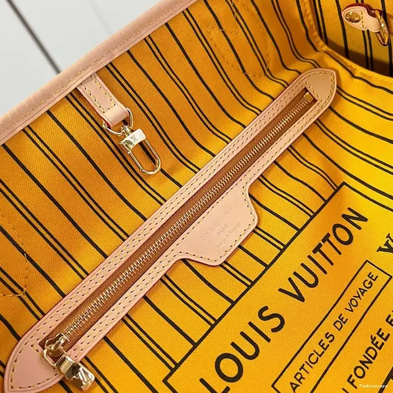 Fashionrepsfam ru 2410YA0160 LV Bags 0531